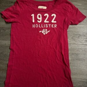 Vintage Hollister Women's Bold Red Tee with Floral Graphic
